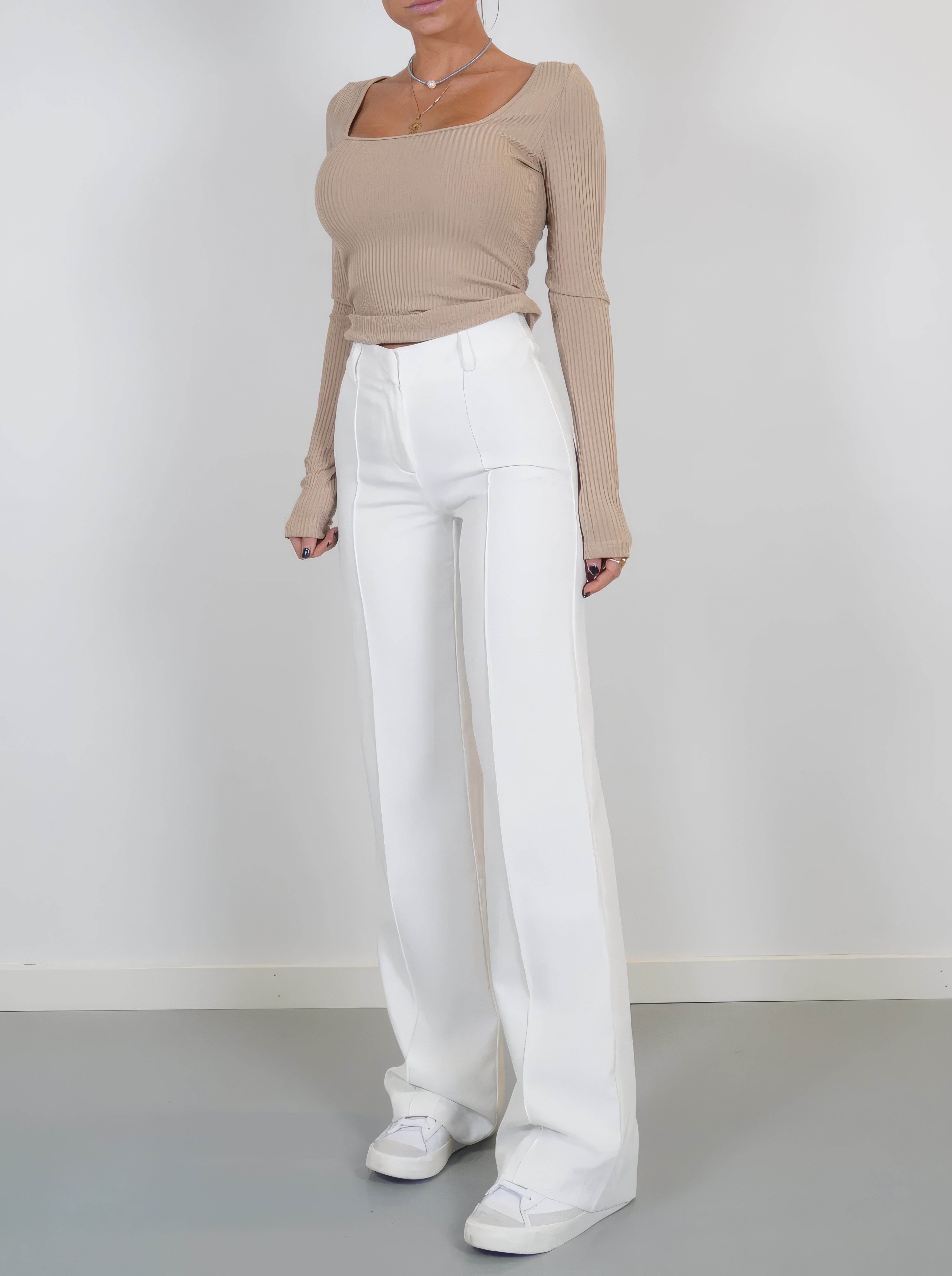 Virginie | Elegant, form-fitting trousers