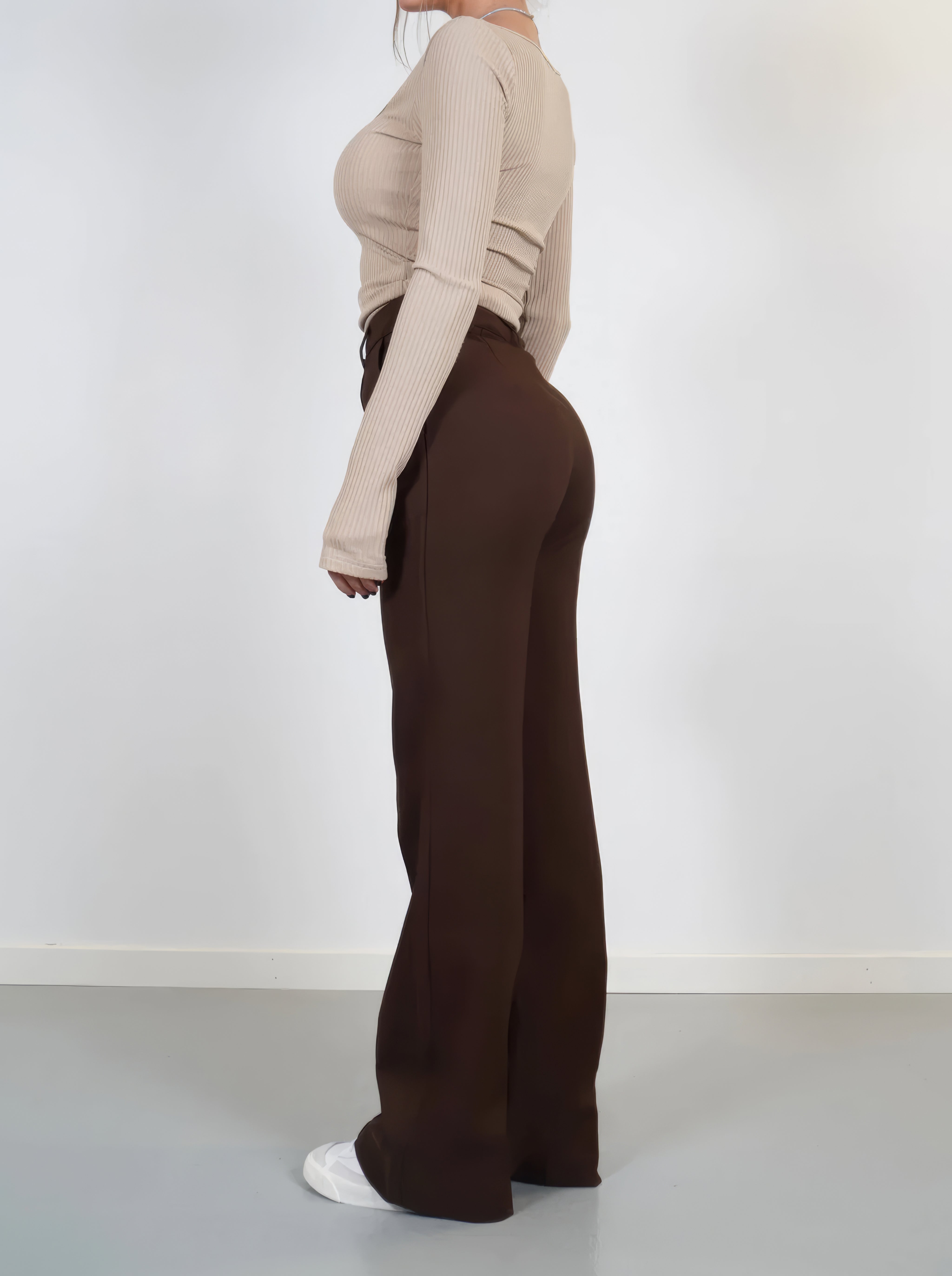 Virginie | Elegant, form-fitting trousers
