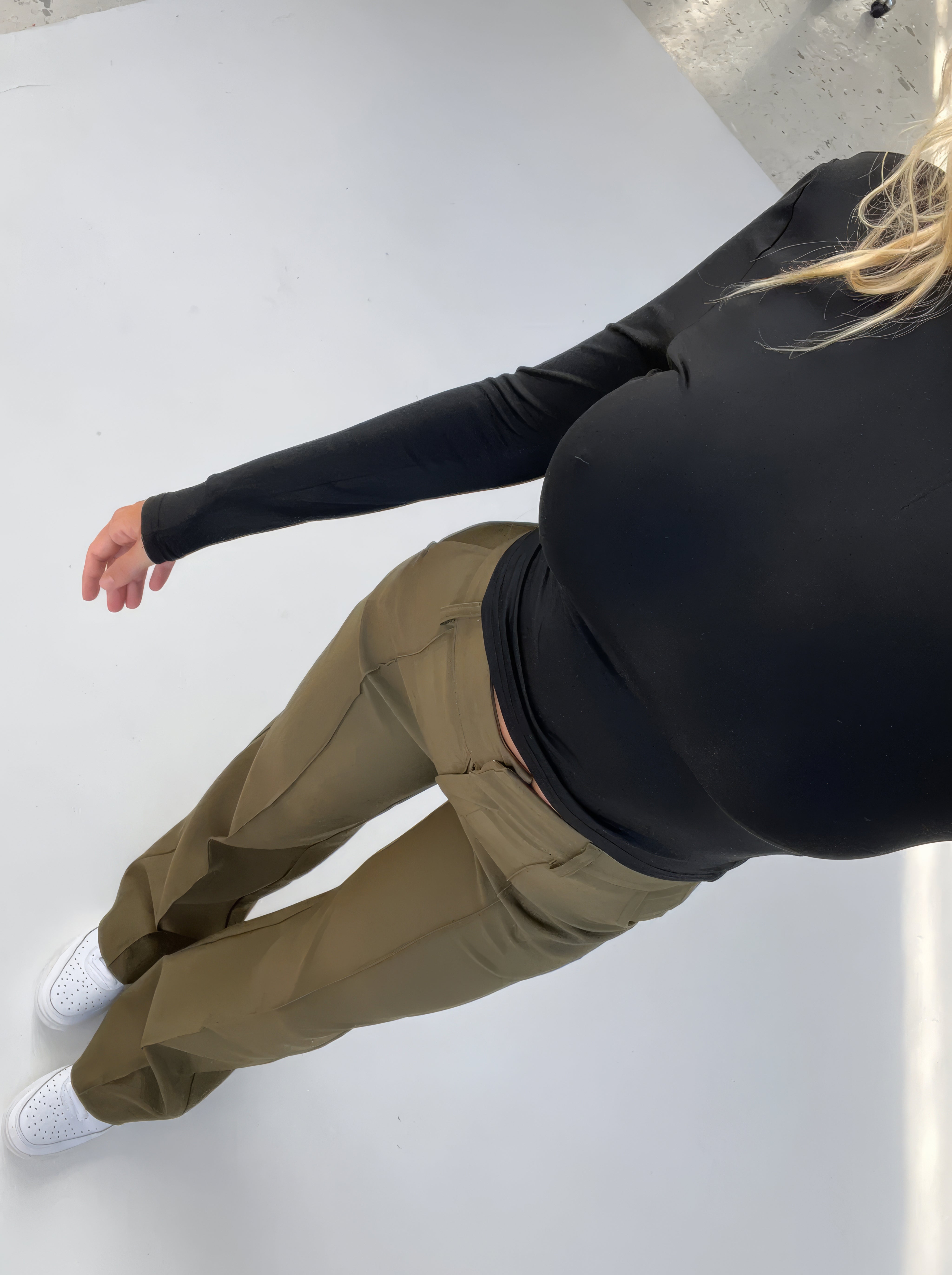 Virginie | Elegant, form-fitting trousers