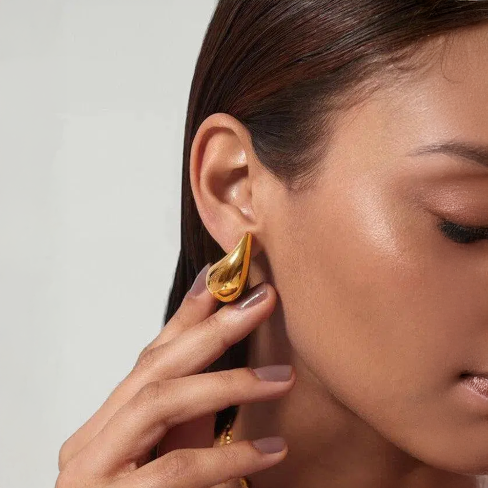 Doléane | Heart-Shaped Earrings with Timeless Style