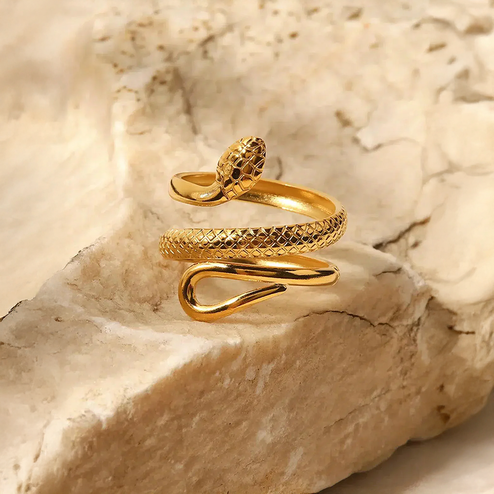 Virella | Eye-catching Design in Titanium Steel