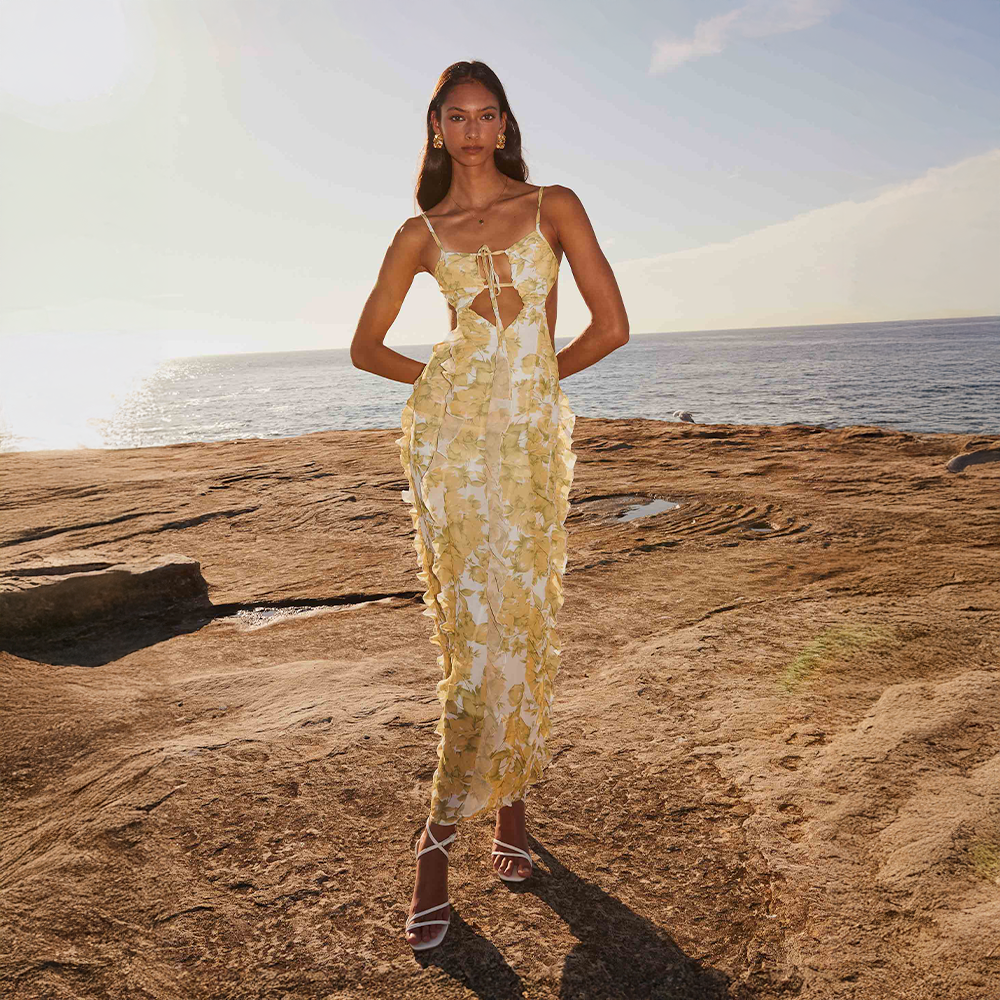 Nayla | Kisses in the Sun