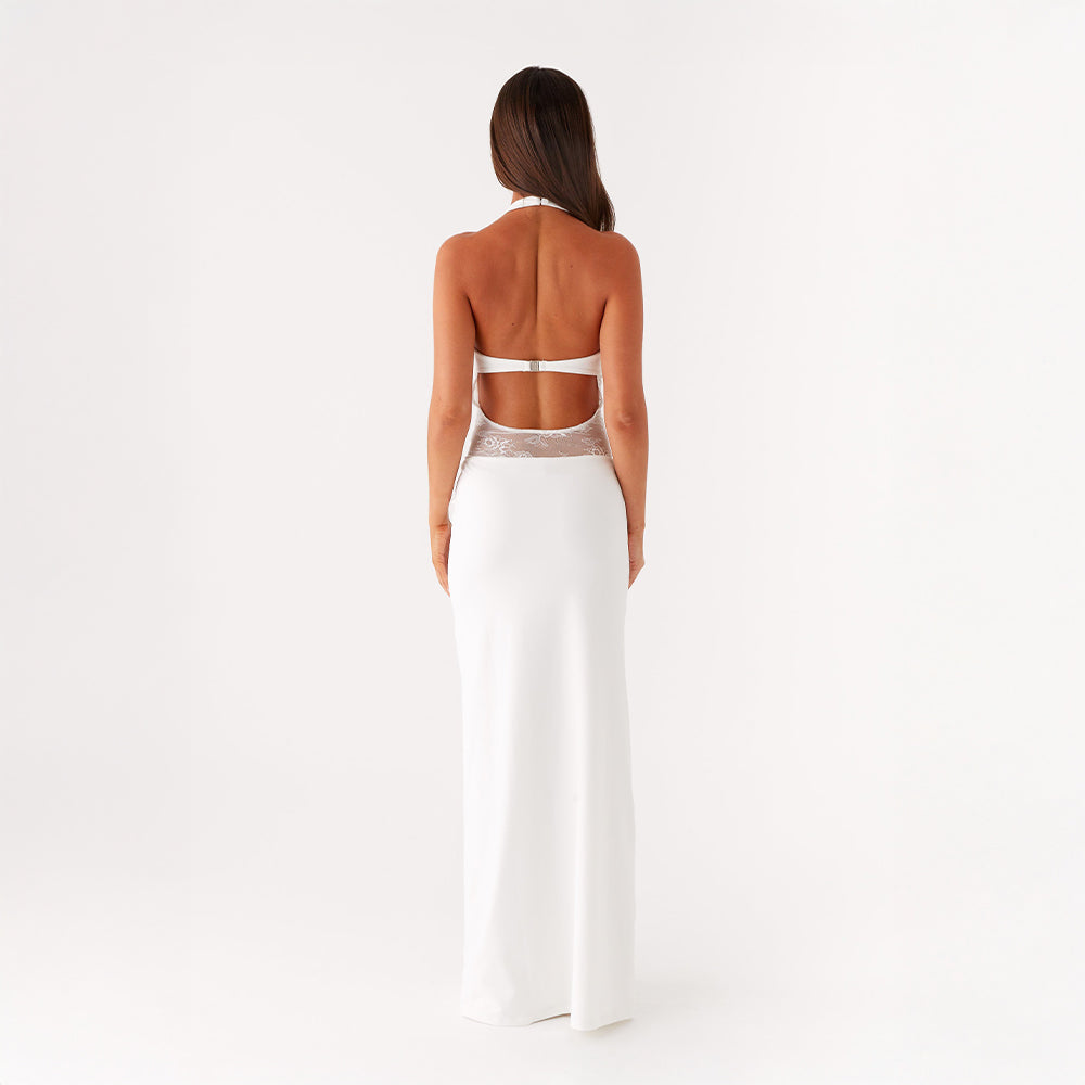 Naëlle | Captivating Curves