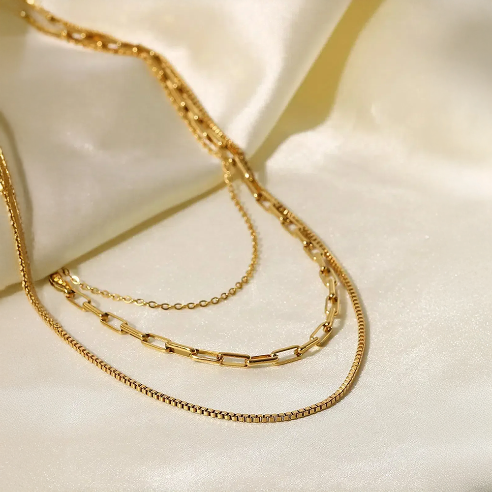 Eloria | Overlapping Necklace in Parisian Chic