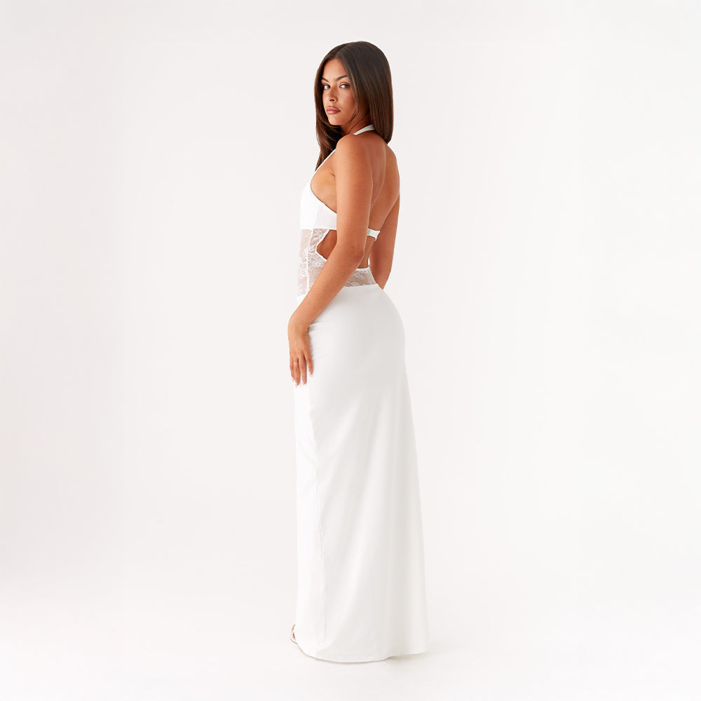 Naëlle | Captivating Curves