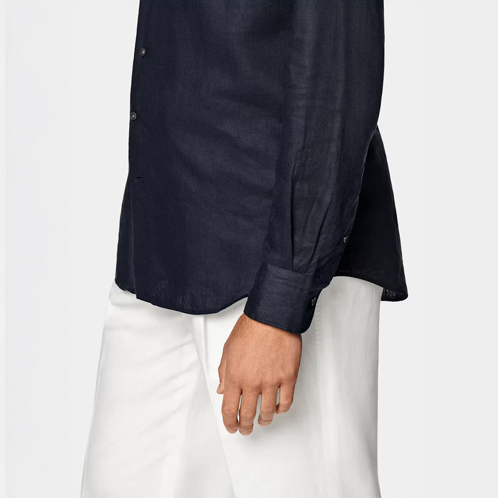 Elegance of Summer | Refined Style and Airy Comfort