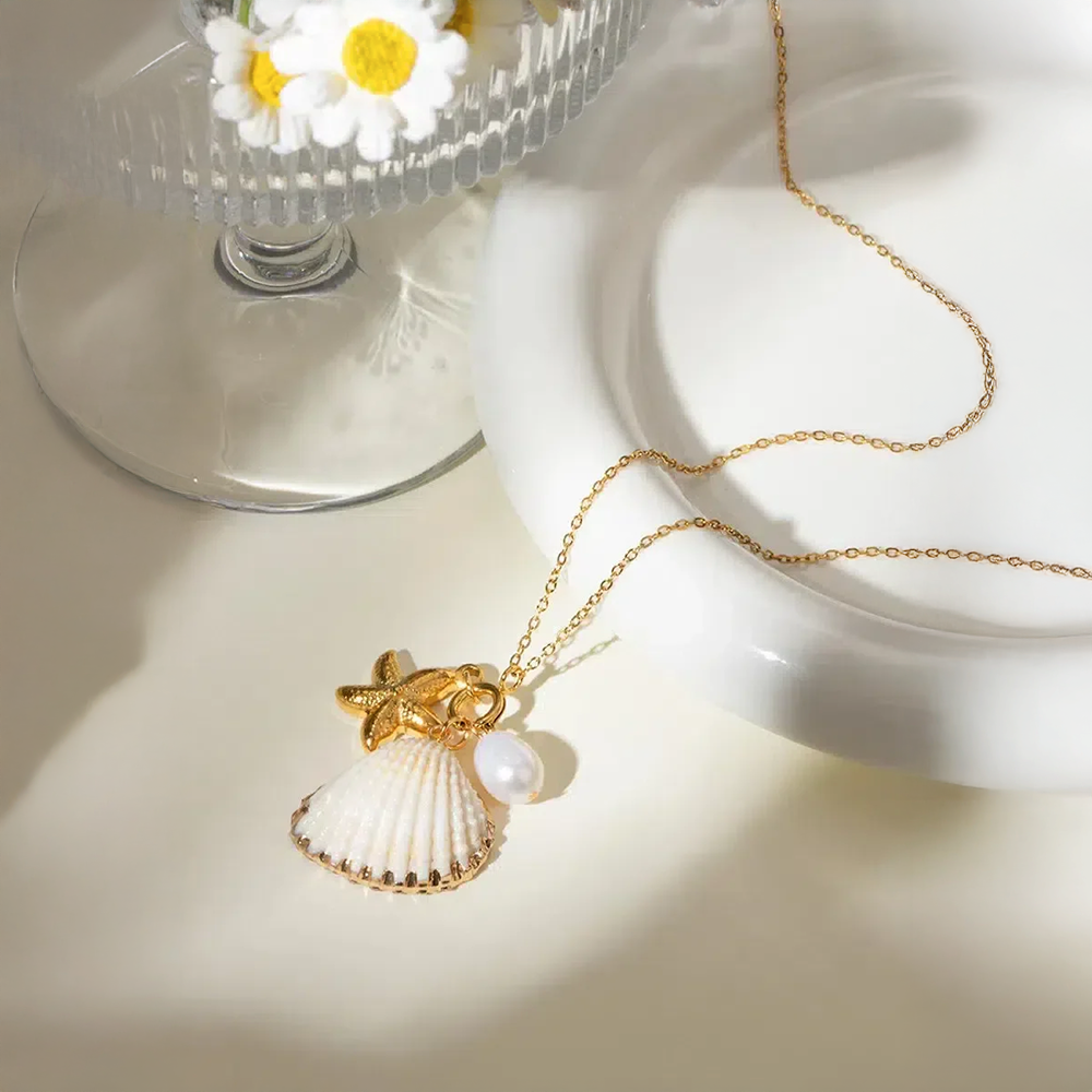 Avelia | Starfish and Pearl Necklace in Maritime Charm
