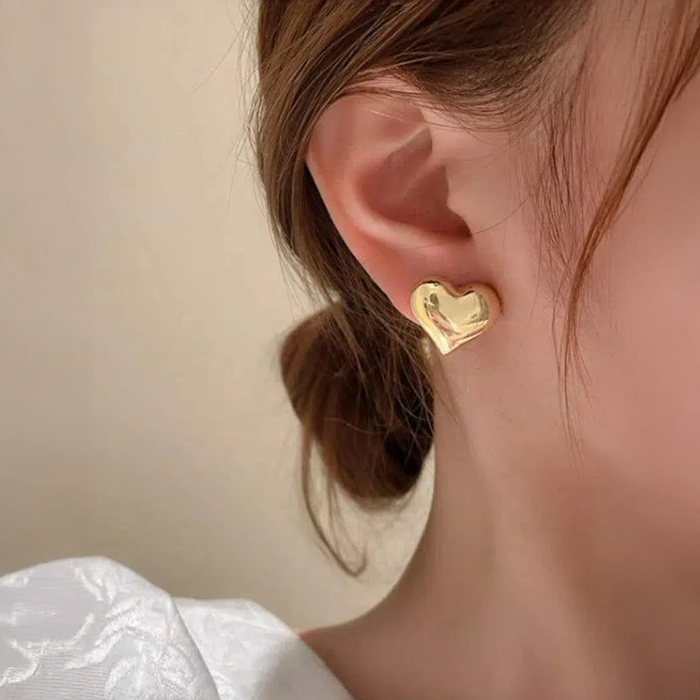 Coréna | Thick and Feminine Heart Earrings