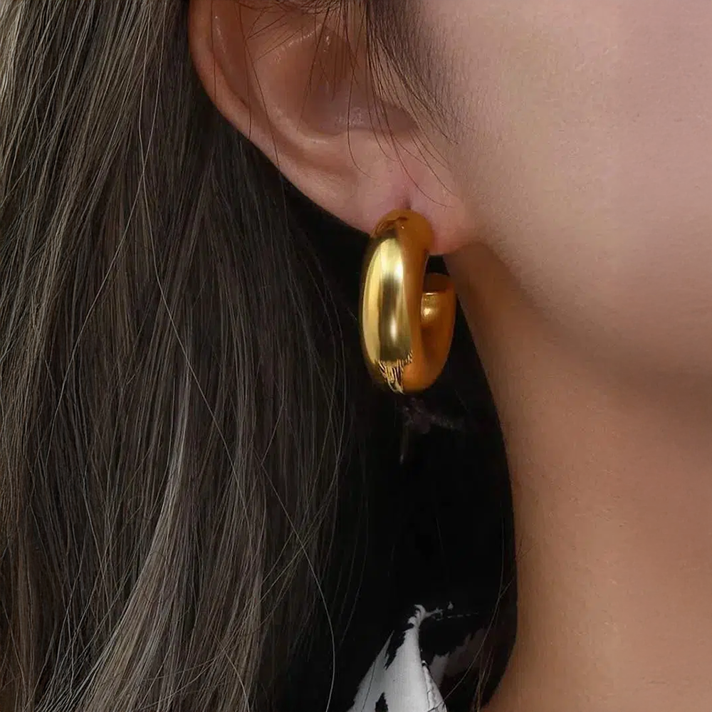 Améria | Thick Hoop Earrings in Modern Design