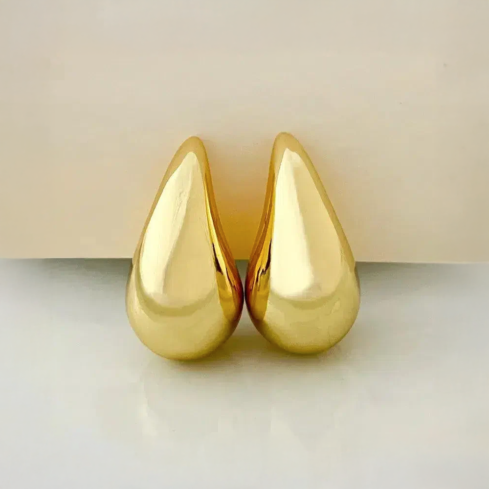 Doléane | Heart-Shaped Earrings with Timeless Style