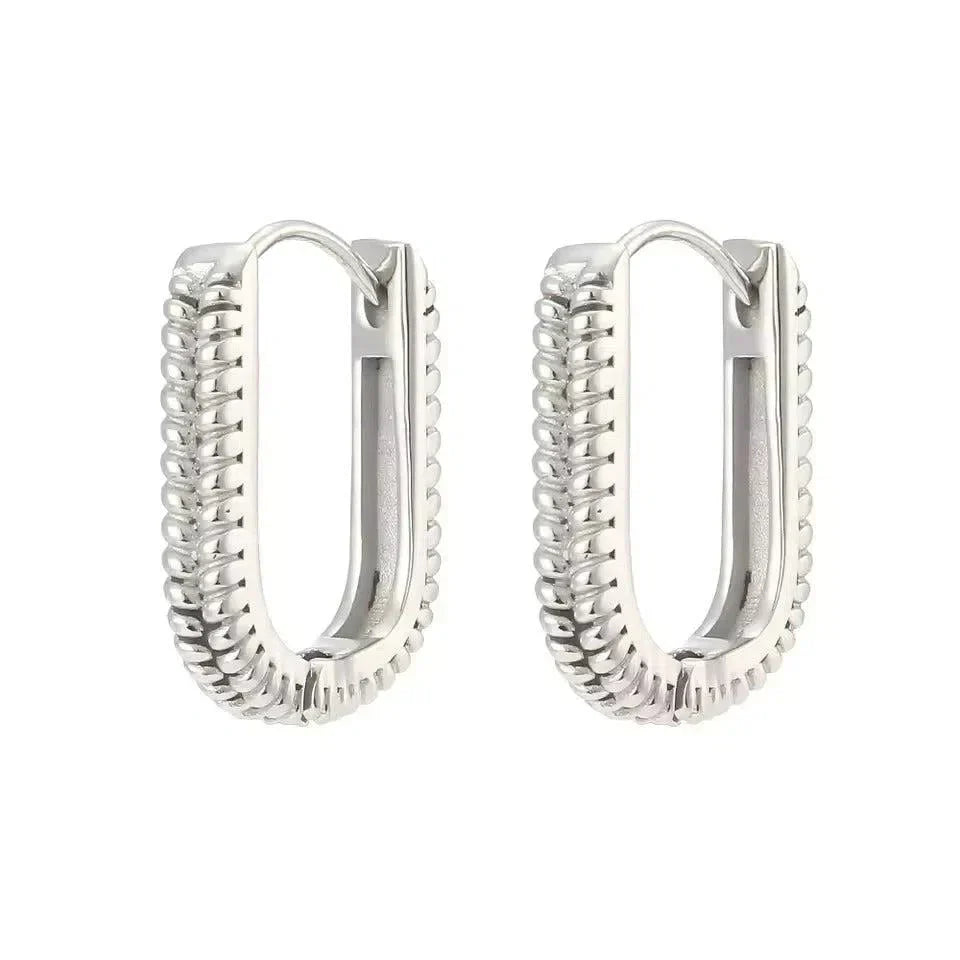 Kaëra | Oval Hoop Earrings in Contemporary Style