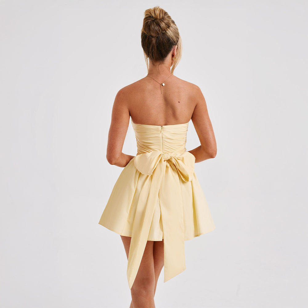 Adèle | Voluptuous Elegance