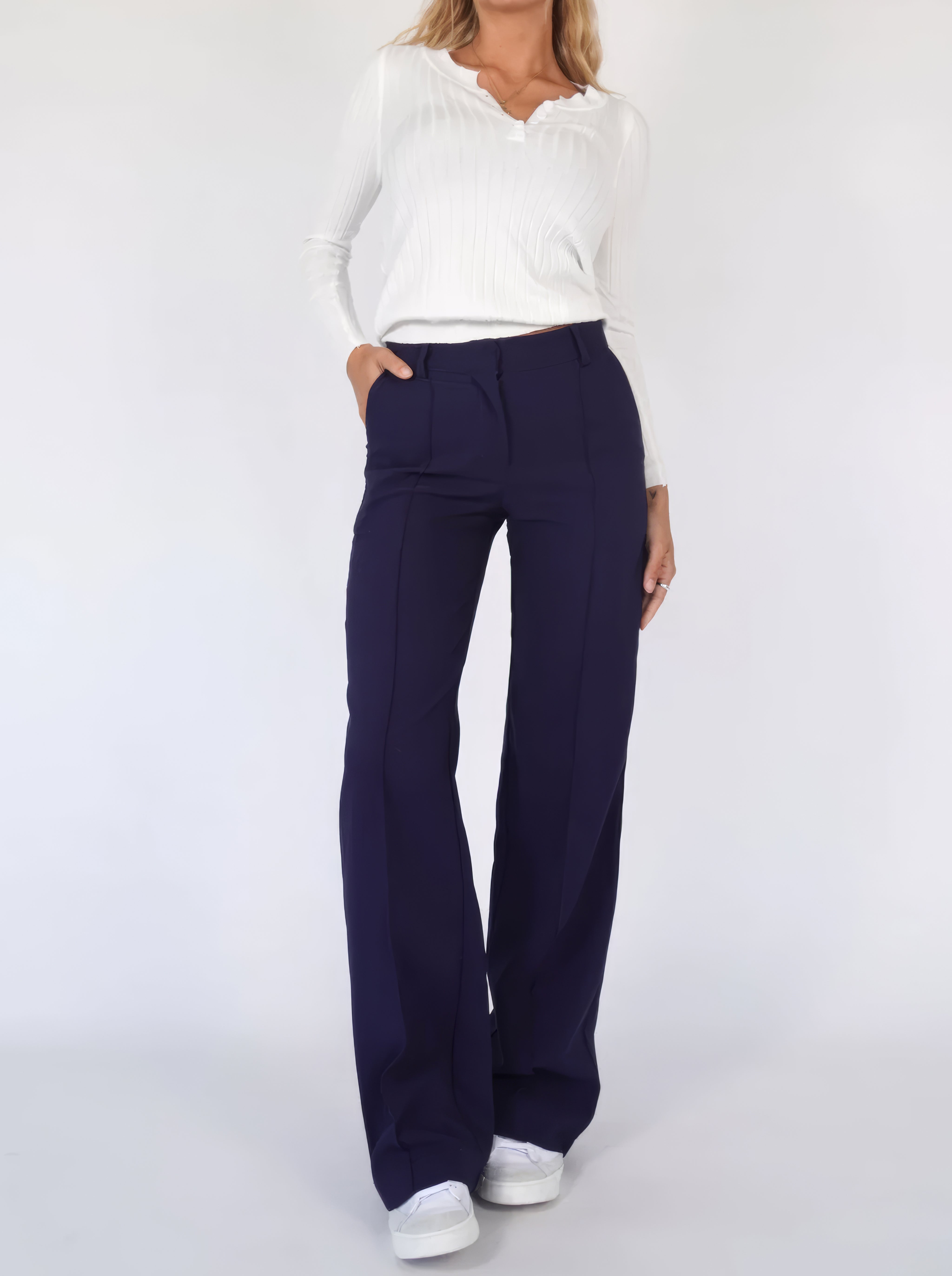 Virginie | Elegant, form-fitting trousers